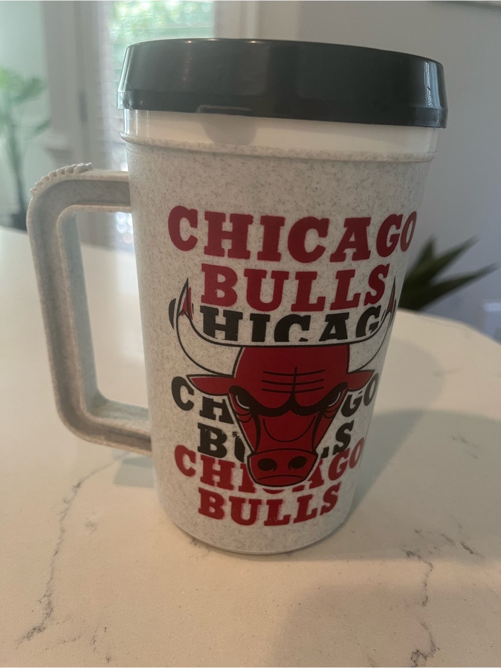 NBA Chicago Bulls Red and Black Travel Mug with Handle